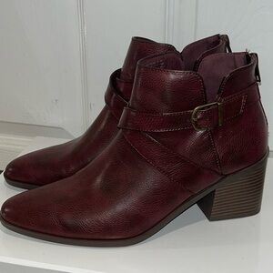 FRYE AND CO Pembrooke boots